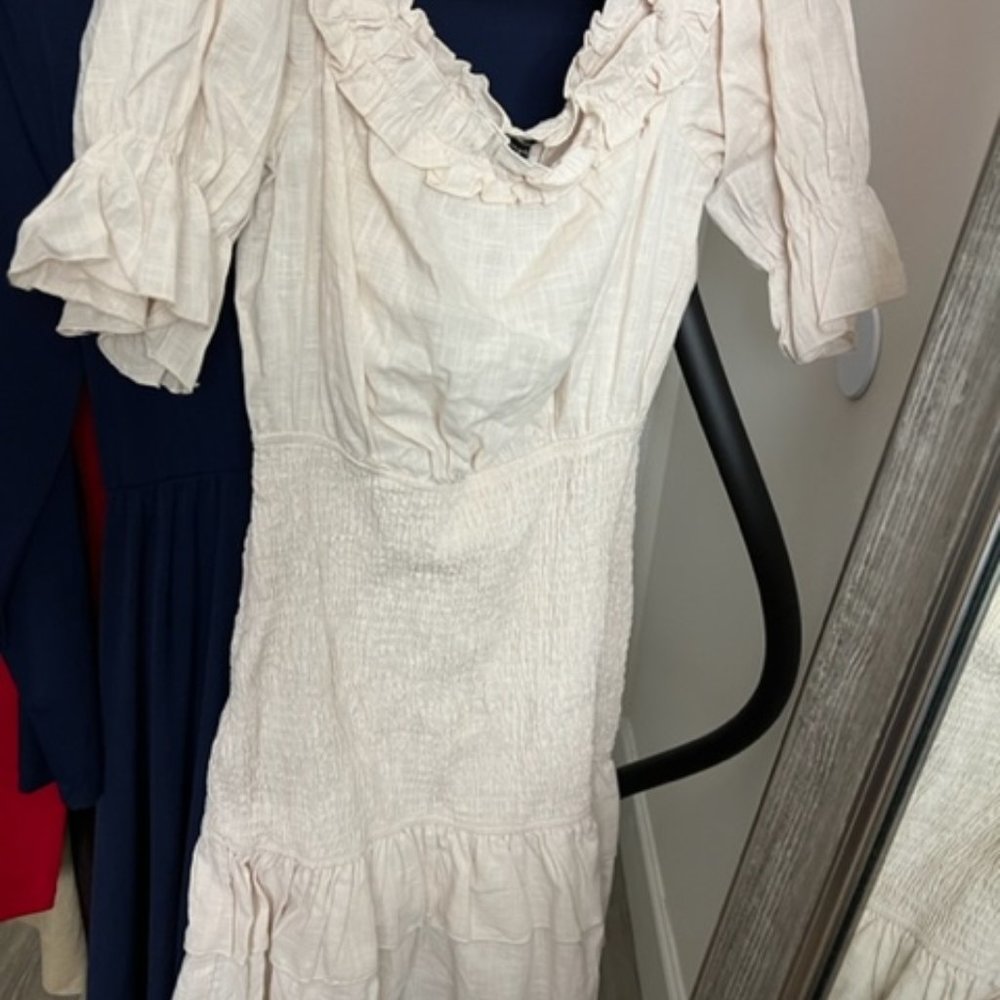 Romantic Off the shoulder Cream mini dress. Size Medium New withoutTags
